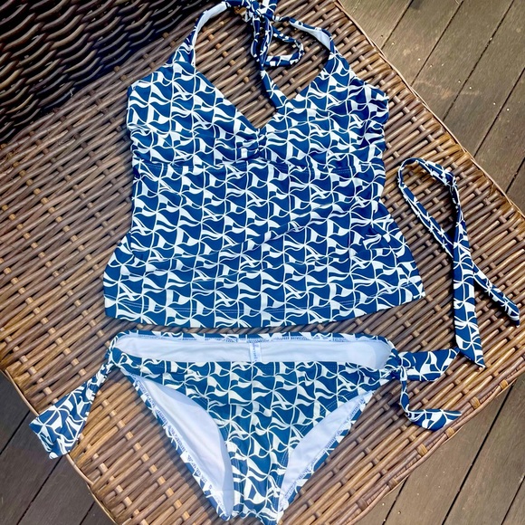 Vineyard vines tankini bathing suit - Picture 1 of 6